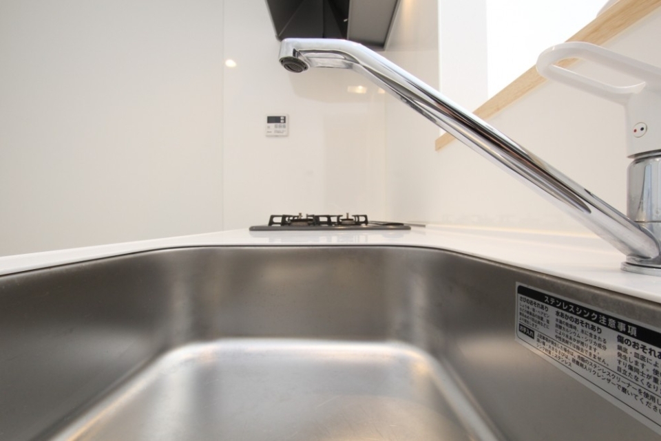 シンプルなシステムキッチン