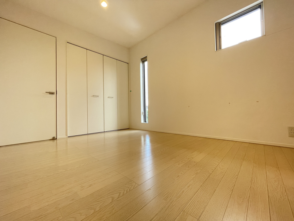 2階の洋室は全て6帖
