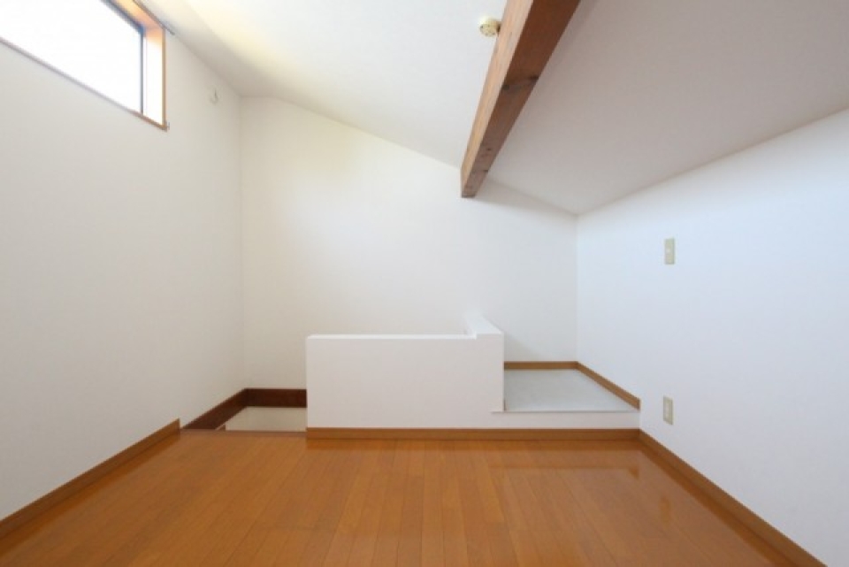 窓もあり換気出来るが夏は暑そう