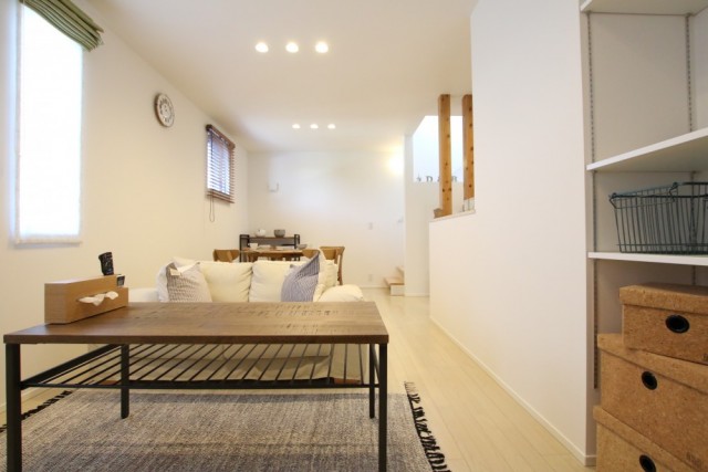 家具が置いてあると生活のイメージがしやすいですね。