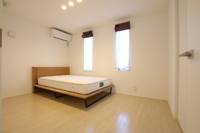 1階にプライベート空間の寝室が3部屋。