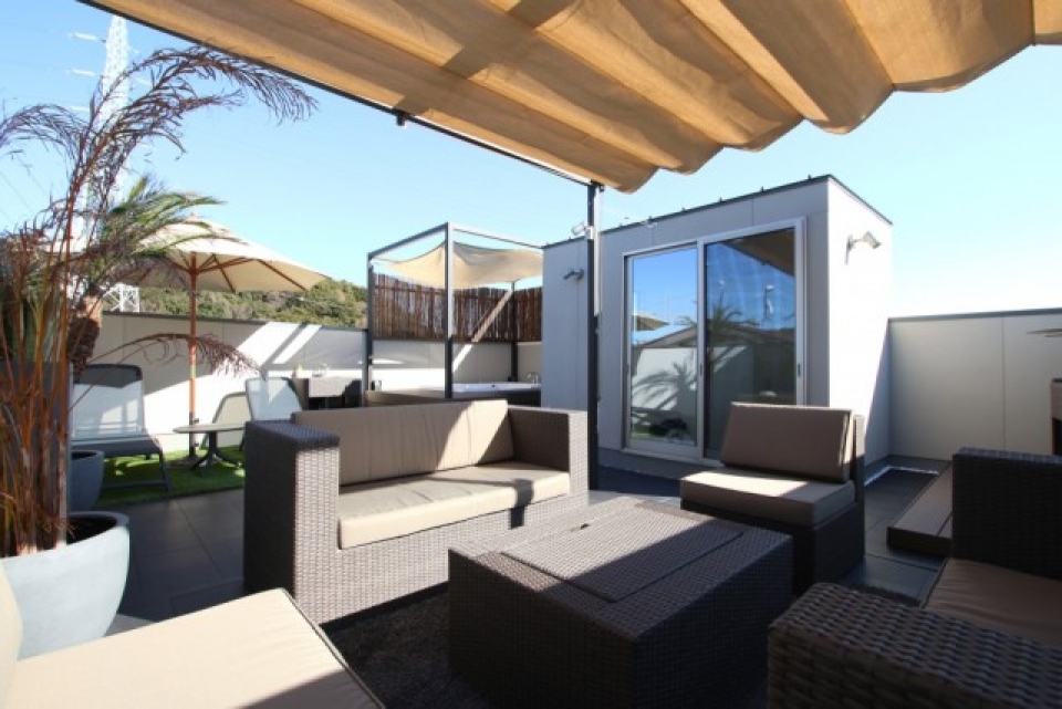 屋上テラスで、賃貸とは思えない贅沢な生活を。