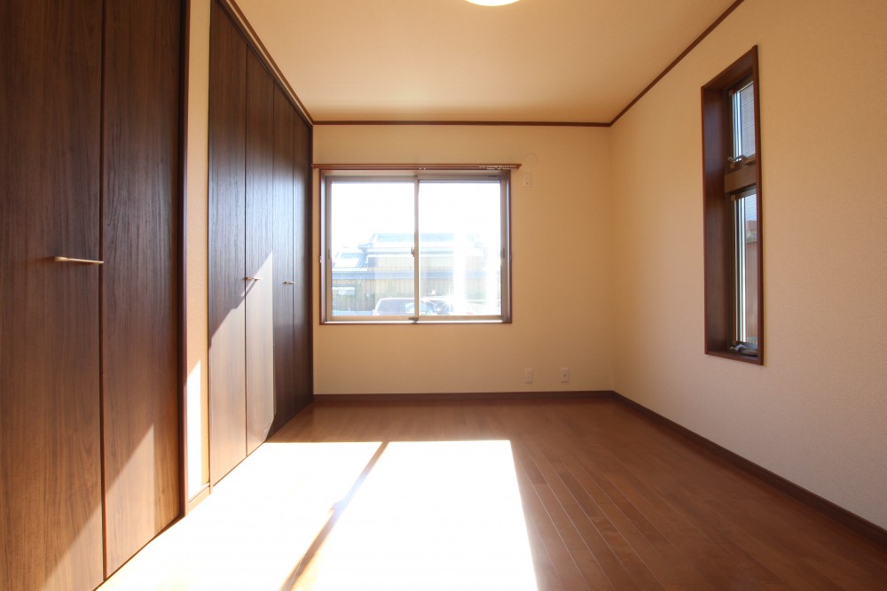 1階はガレージ車庫＋この洋室6帖。