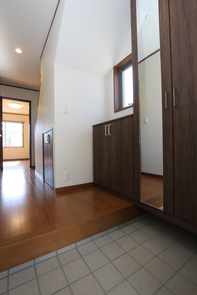 玄関シューズBOXは大小の2つ。