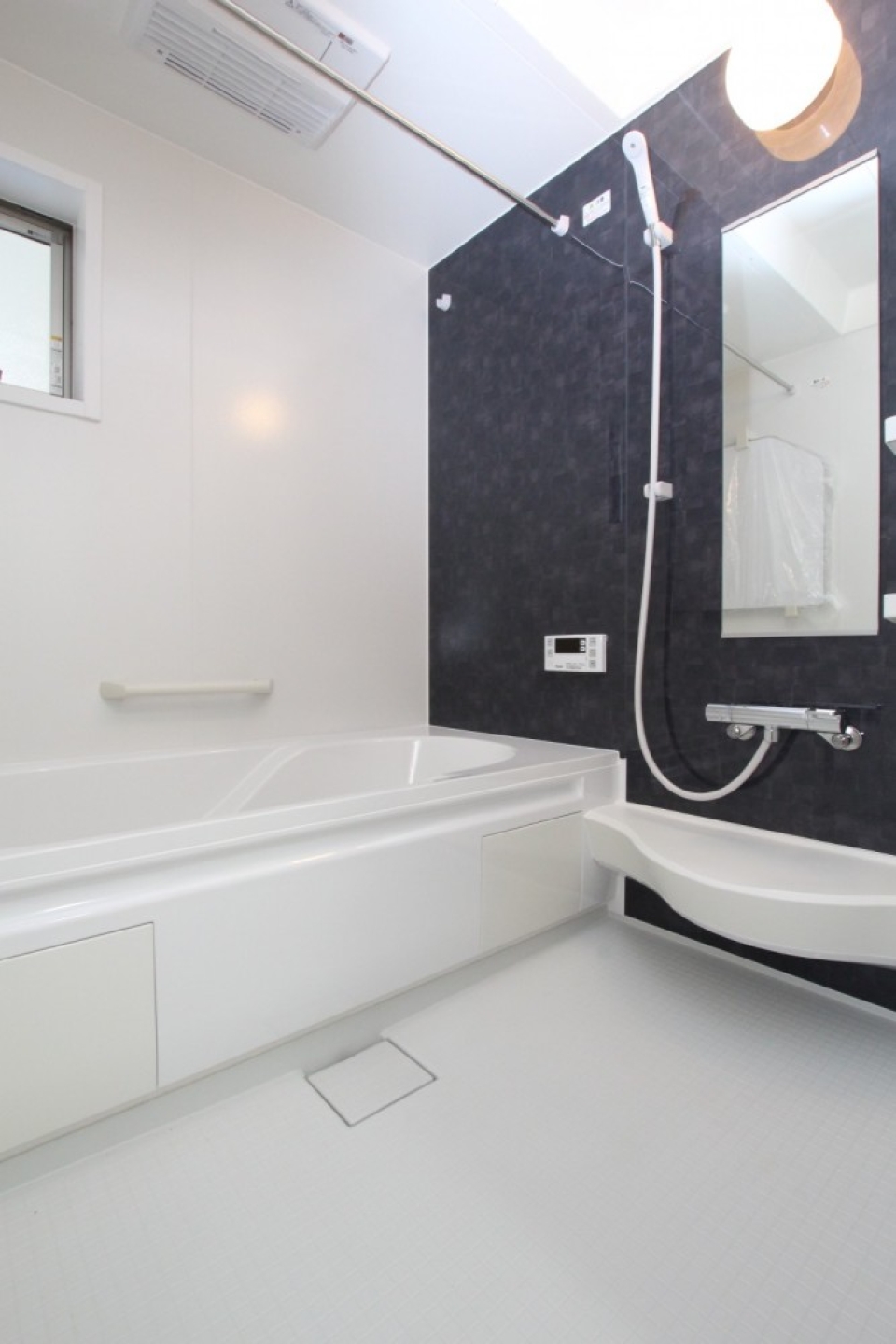 1坪タイプの浴室は追い焚き・浴室乾燥機付き。