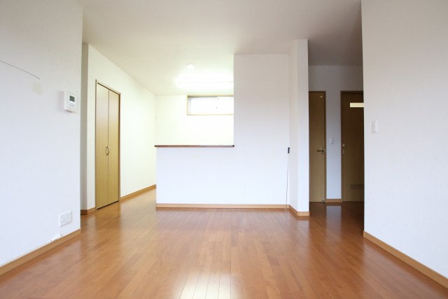 各部屋に繋がるLDKは12.3帖。