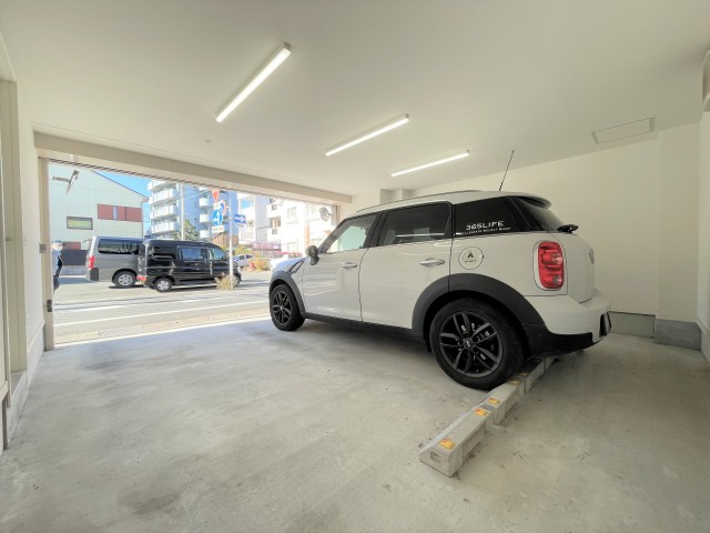 2台駐車可な広々ガレージ！