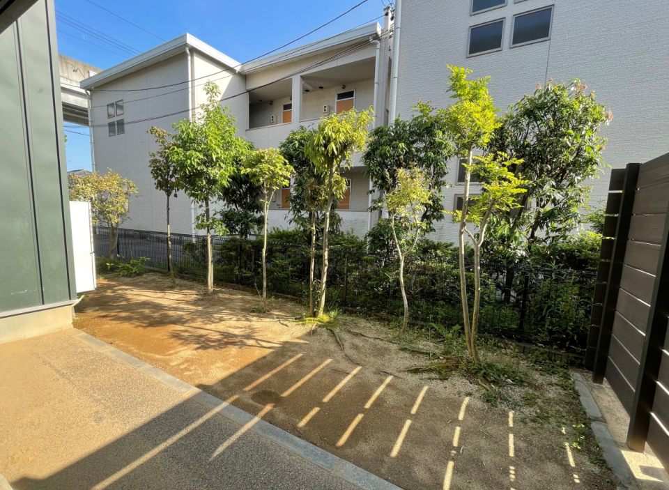 裏庭。物干しも付いてます