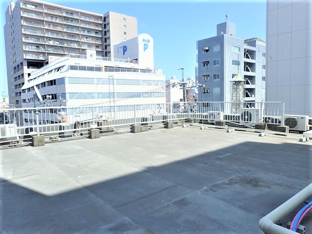 屋上スペースもいいですね～。夏は、ビヤガーデン風に楽しめそうです！