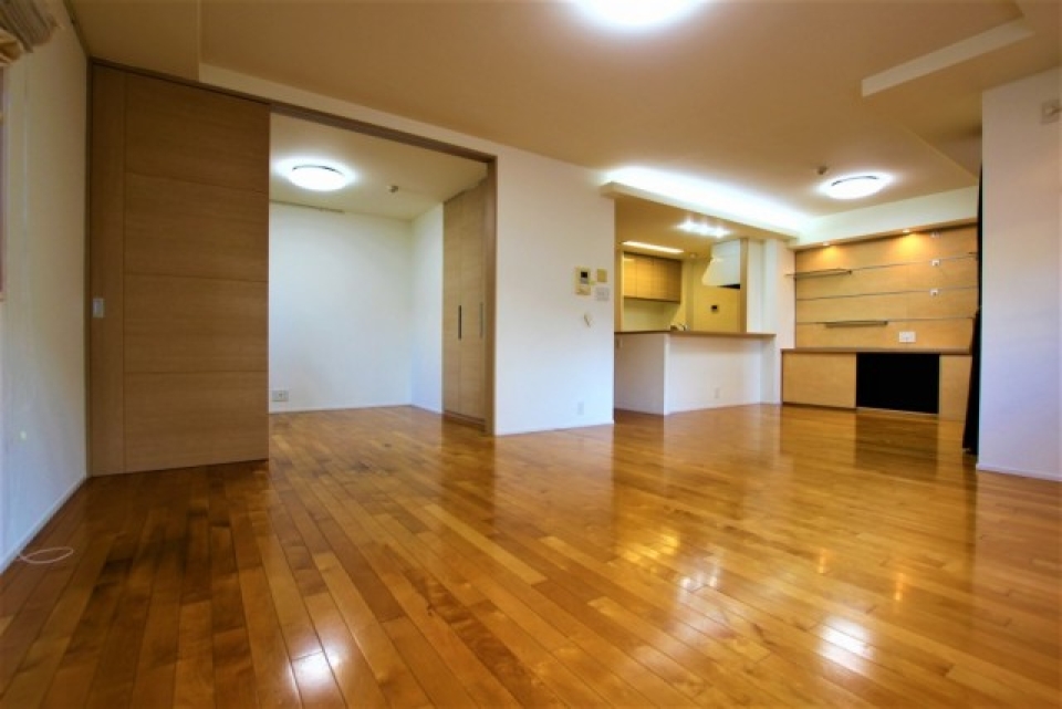 4.7帖の書斎ともつなげることができます。