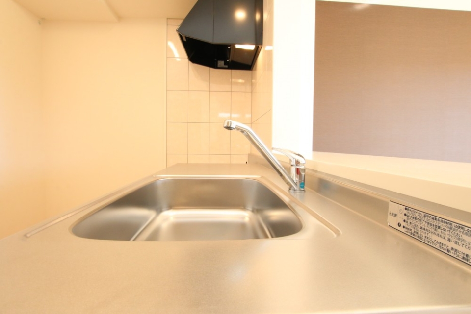 カウンターを上手く使って作業スペースを確保！