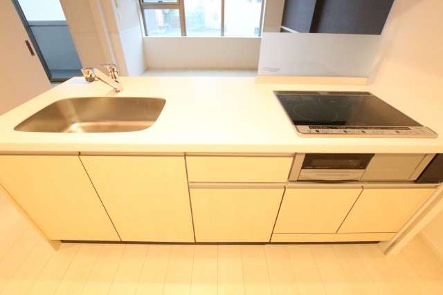 キッチンです。キッチン後ろには、、、