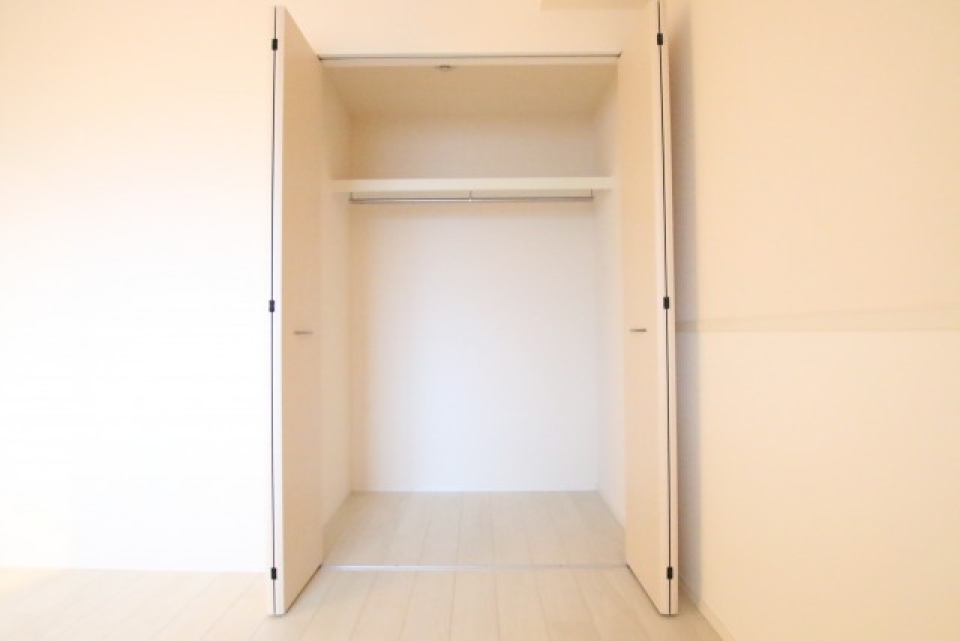 こちらも収納付きです。