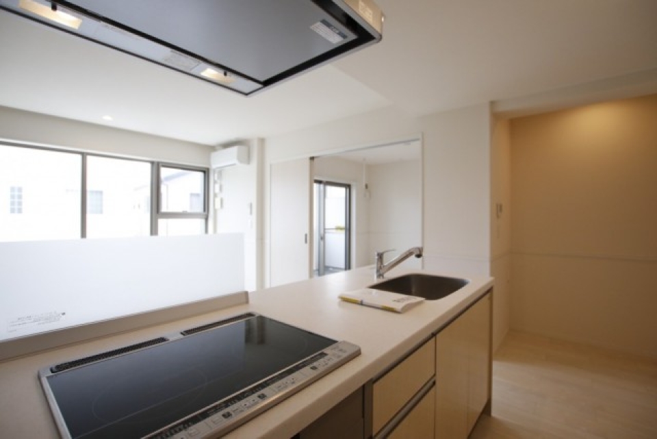 IHコンロ。対面式キッチン。