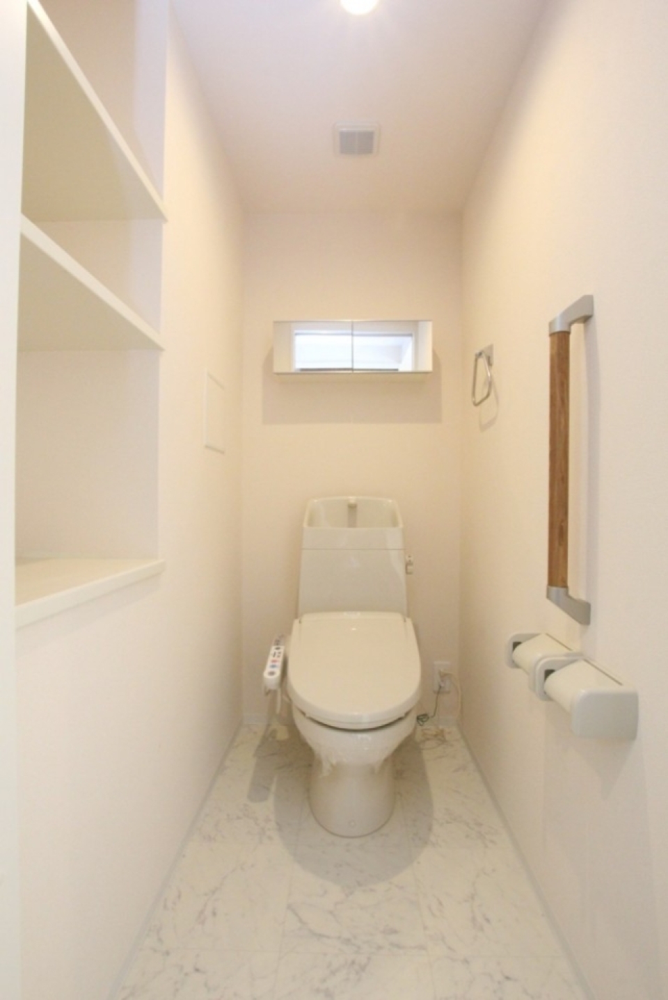 長居をしてしまいそうなトイレ空間。