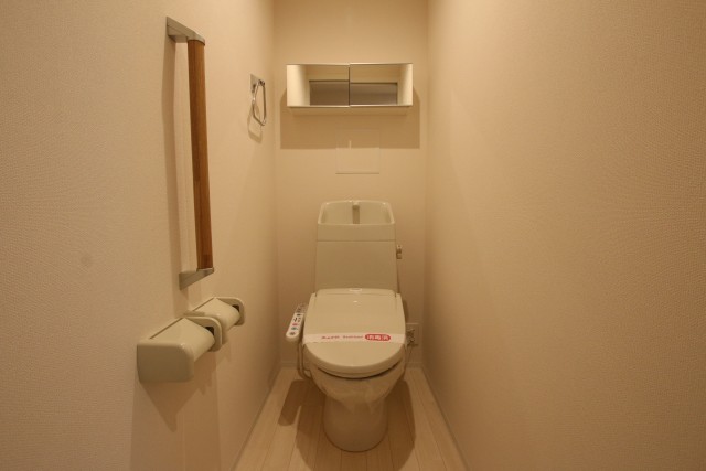 手すり付きトイレ