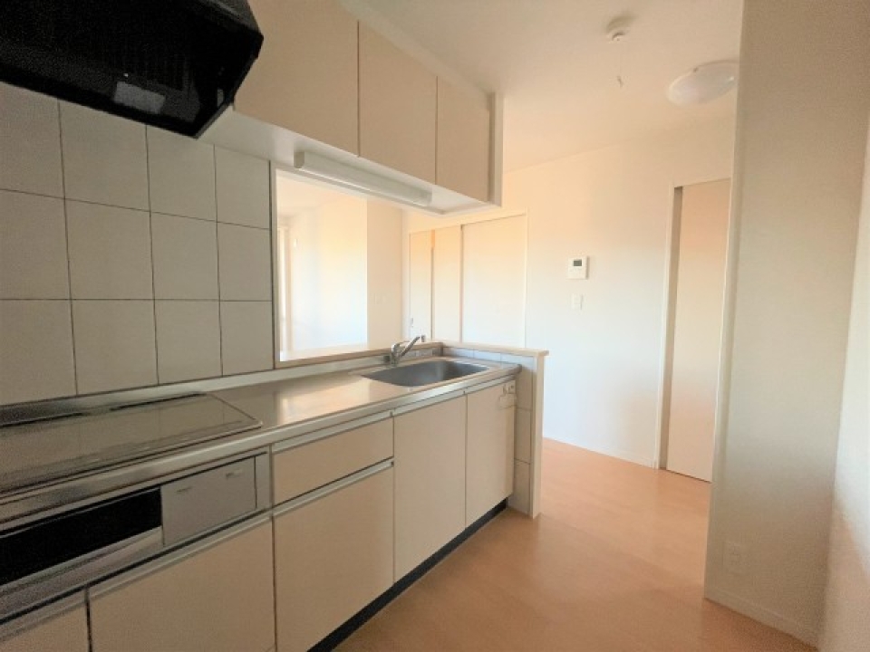 広々スペースにIHコンロでとってもスマート。