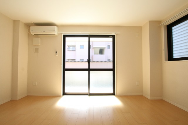 日当たり最高のリビングルーム。