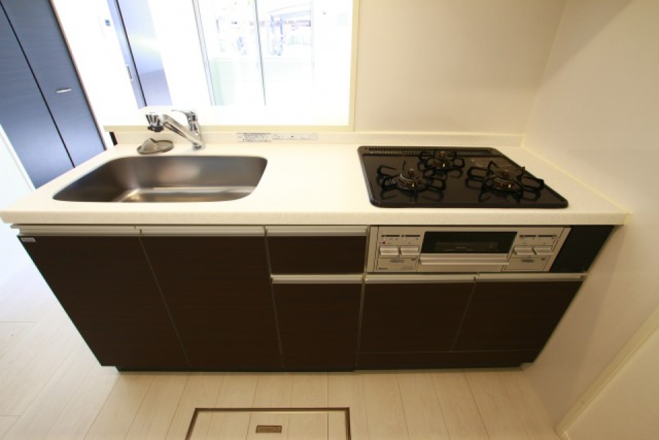 キッチンです。床下収納もあります。