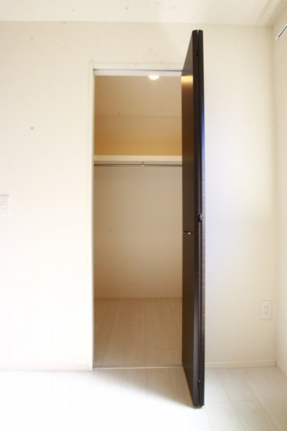 またまたウォークインクローゼットです。