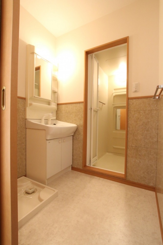 シンプルな脱衣所。