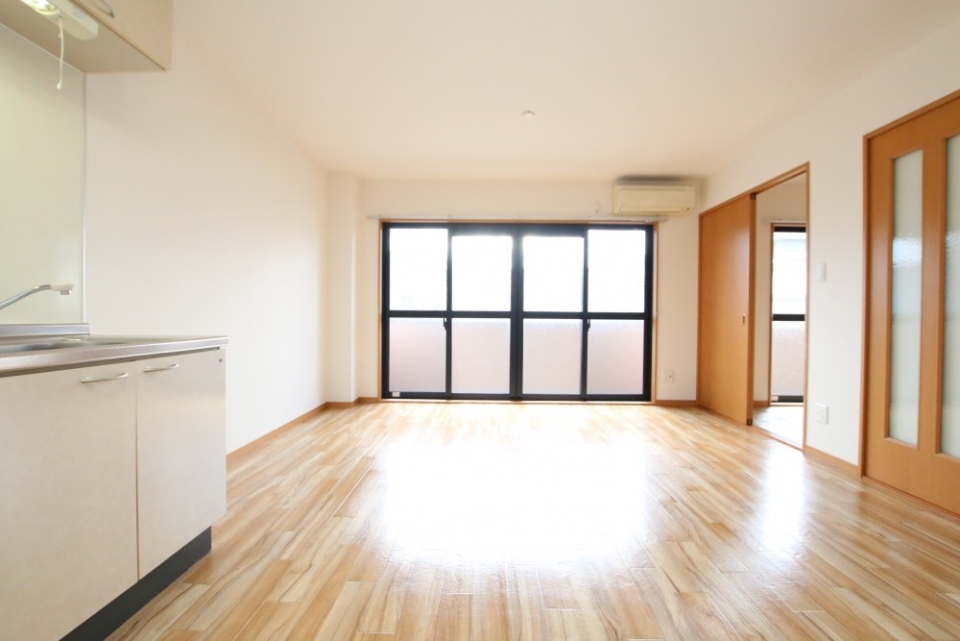 赤電・都市ガス・1LDK。人気条件が揃ったお部屋です。