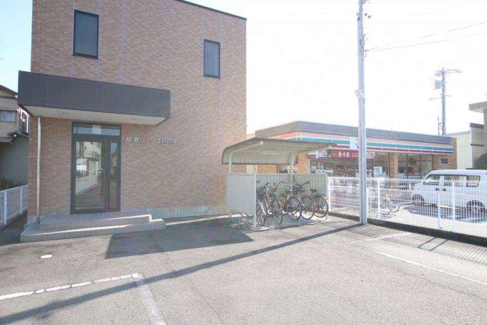 すぐ隣はセブンイレブン。365LIFE御用達です（笑）。