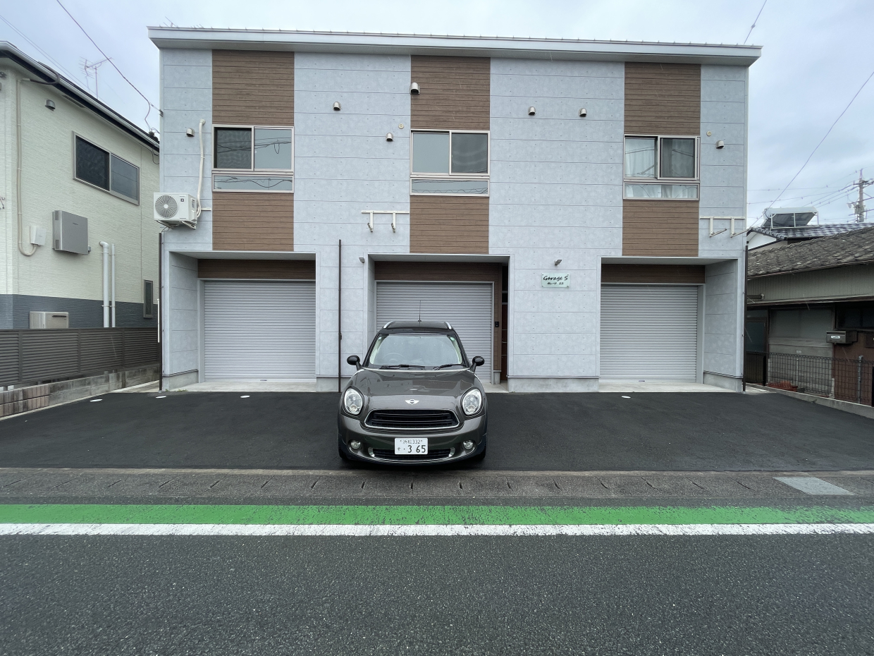 外観。3戸の真ん中のお部屋です