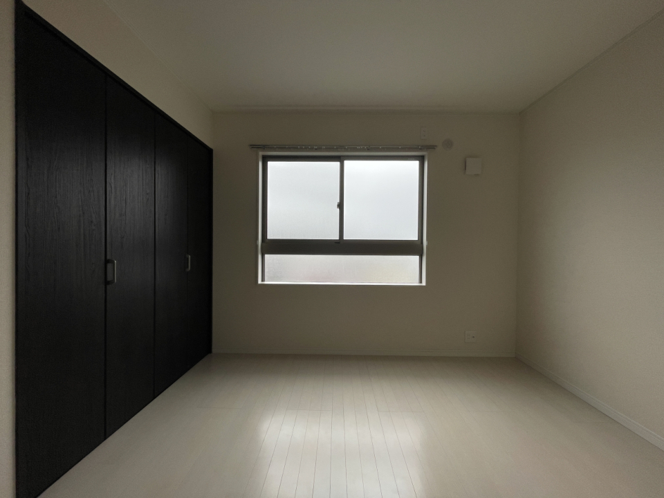 北側にある6.2帖の洋室