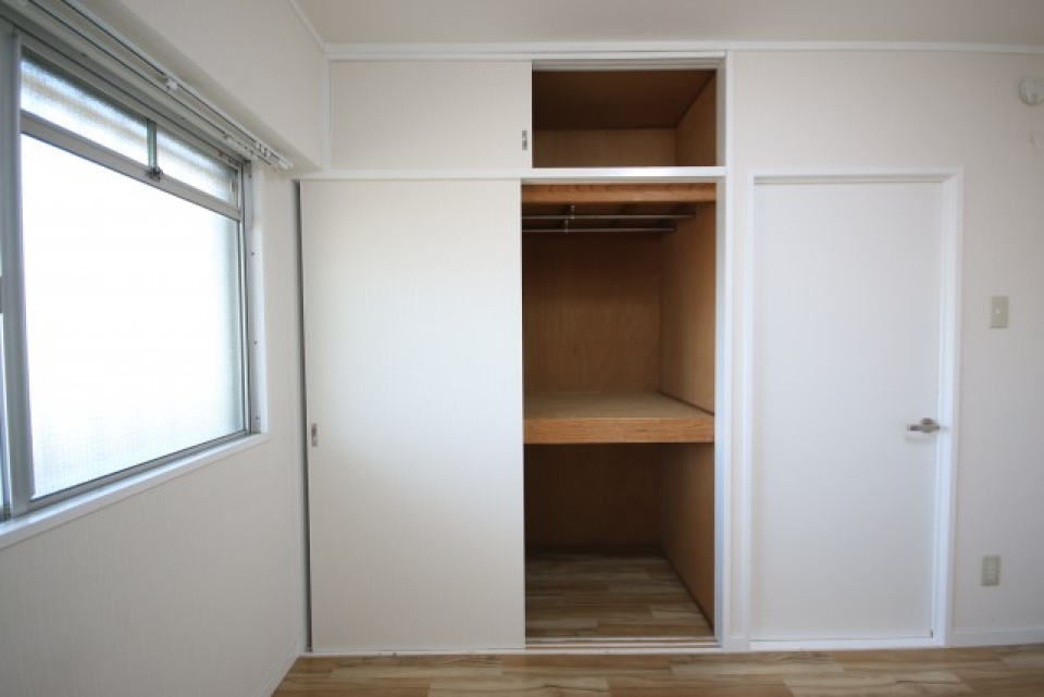 こちらも収納が付いています。
