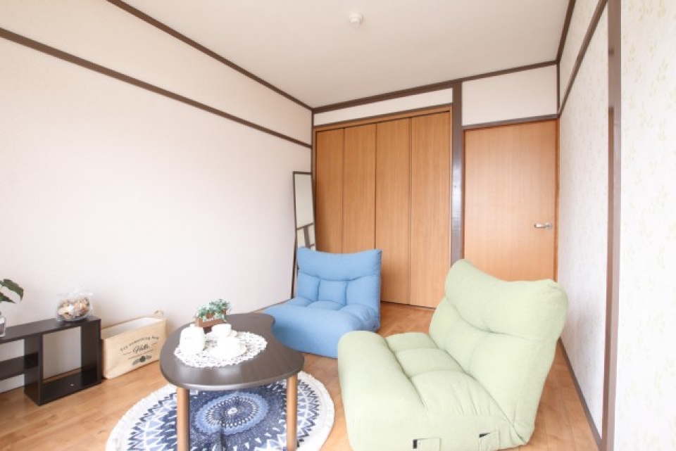 洋室6帖。こちらにはクローゼットが付いています