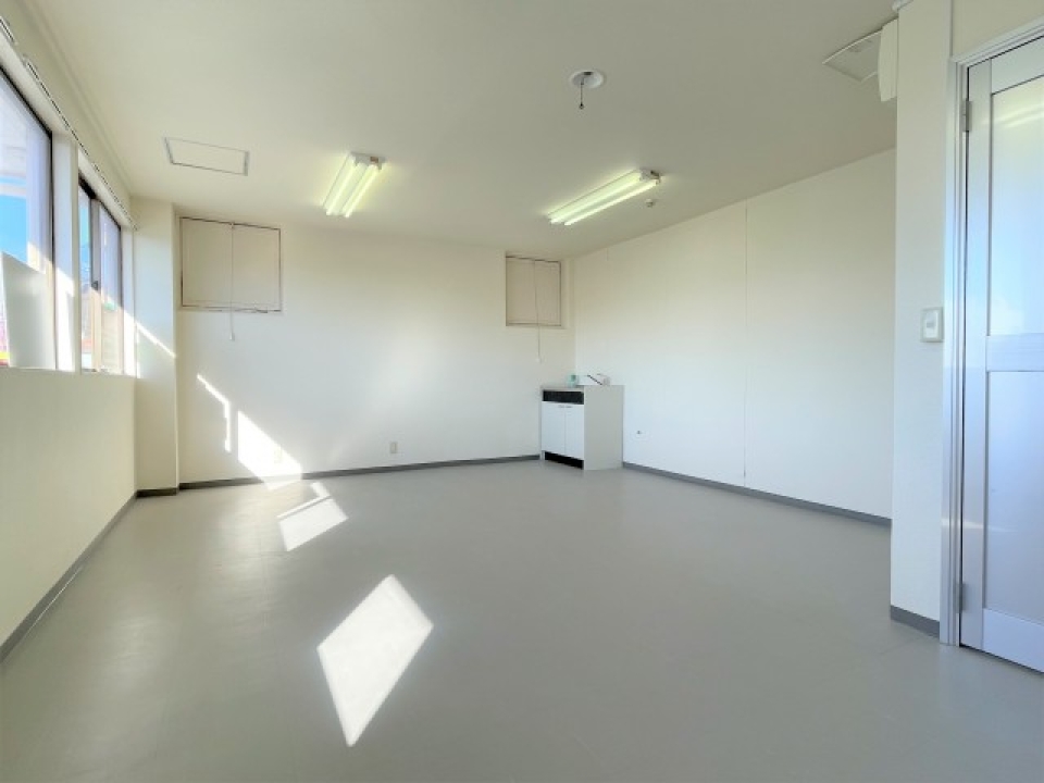 シンプルなTHE・事務所スペース