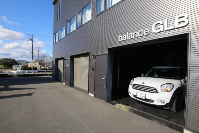 シャッターは電動