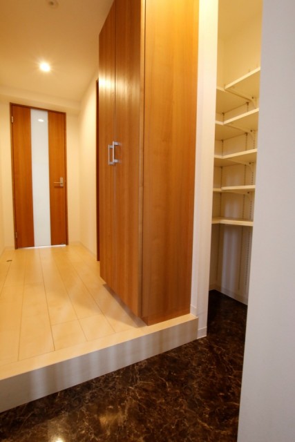 シューズの収納抜群。玄関。