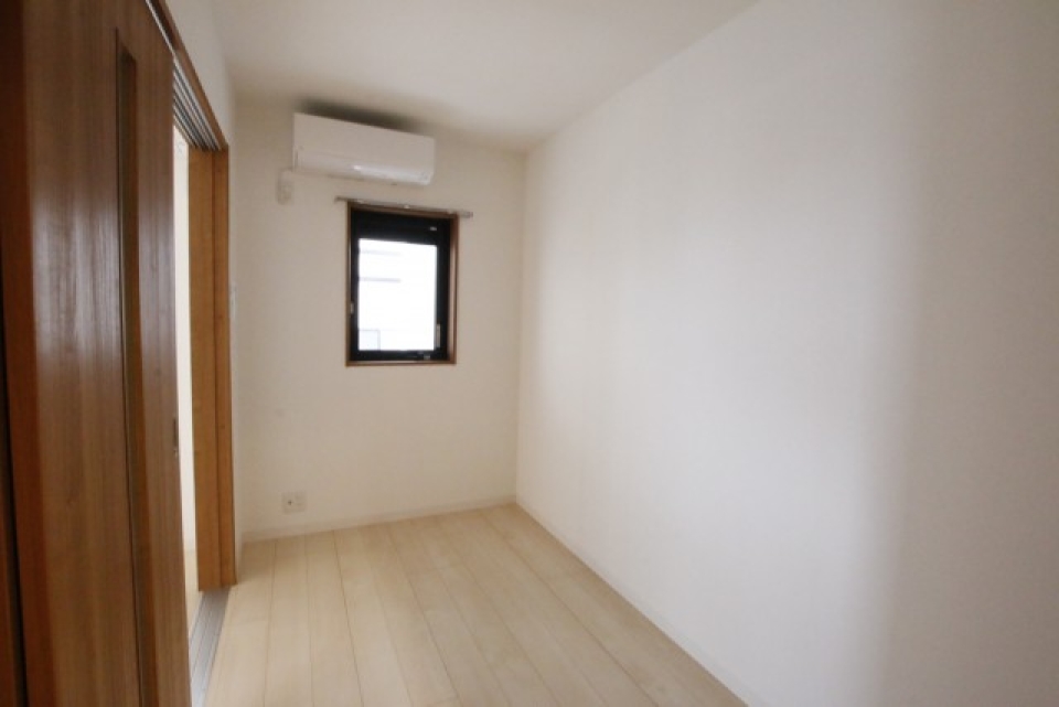 洋室3.79帖。クローゼット完備。