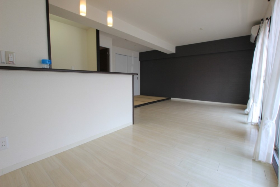 陽当たり良好のリビングルーム。