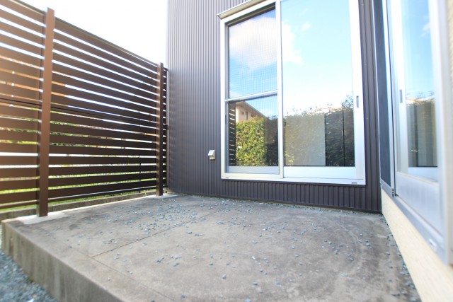 使いやすそうなテラスです。