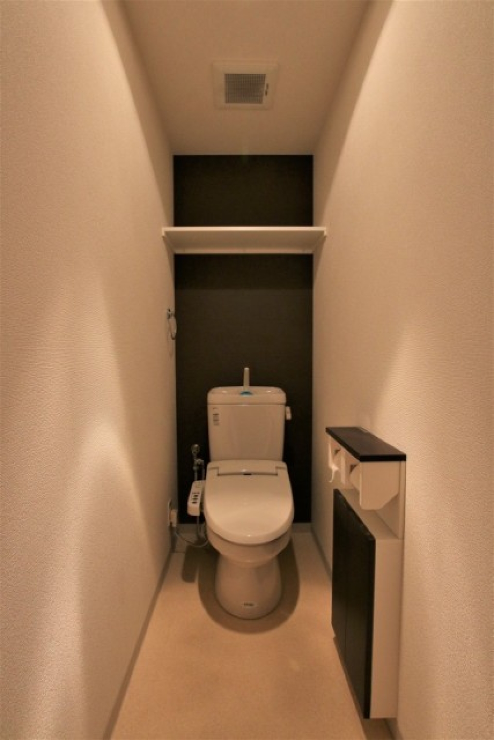 ライトがムーディーな感じのお手洗い。