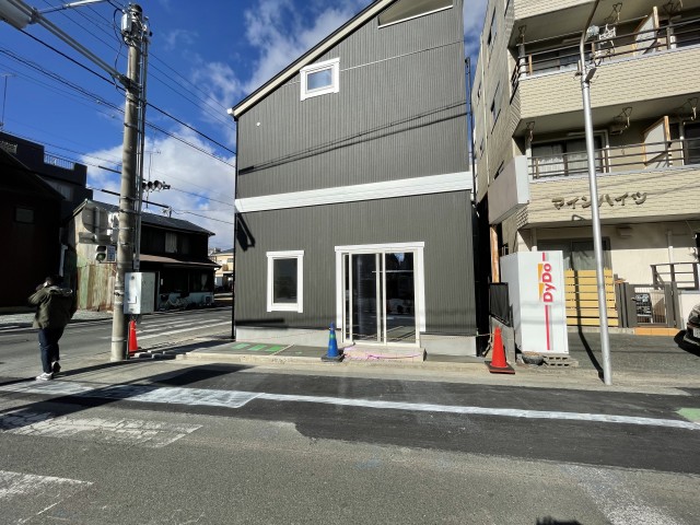 店舗の入り口はこちら。