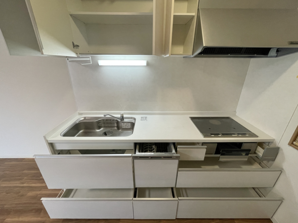 収納もしっかり。食洗機もついています