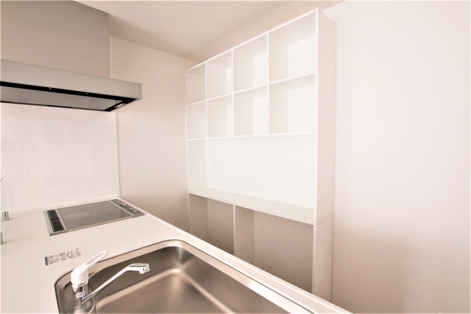 この棚はかなり便利そう。白で統一されているのもＧＯＯＤですね。