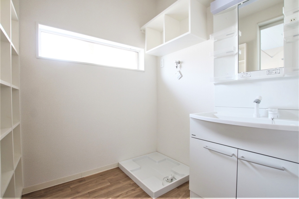 お風呂は2階。収納スペース多くて助かります。