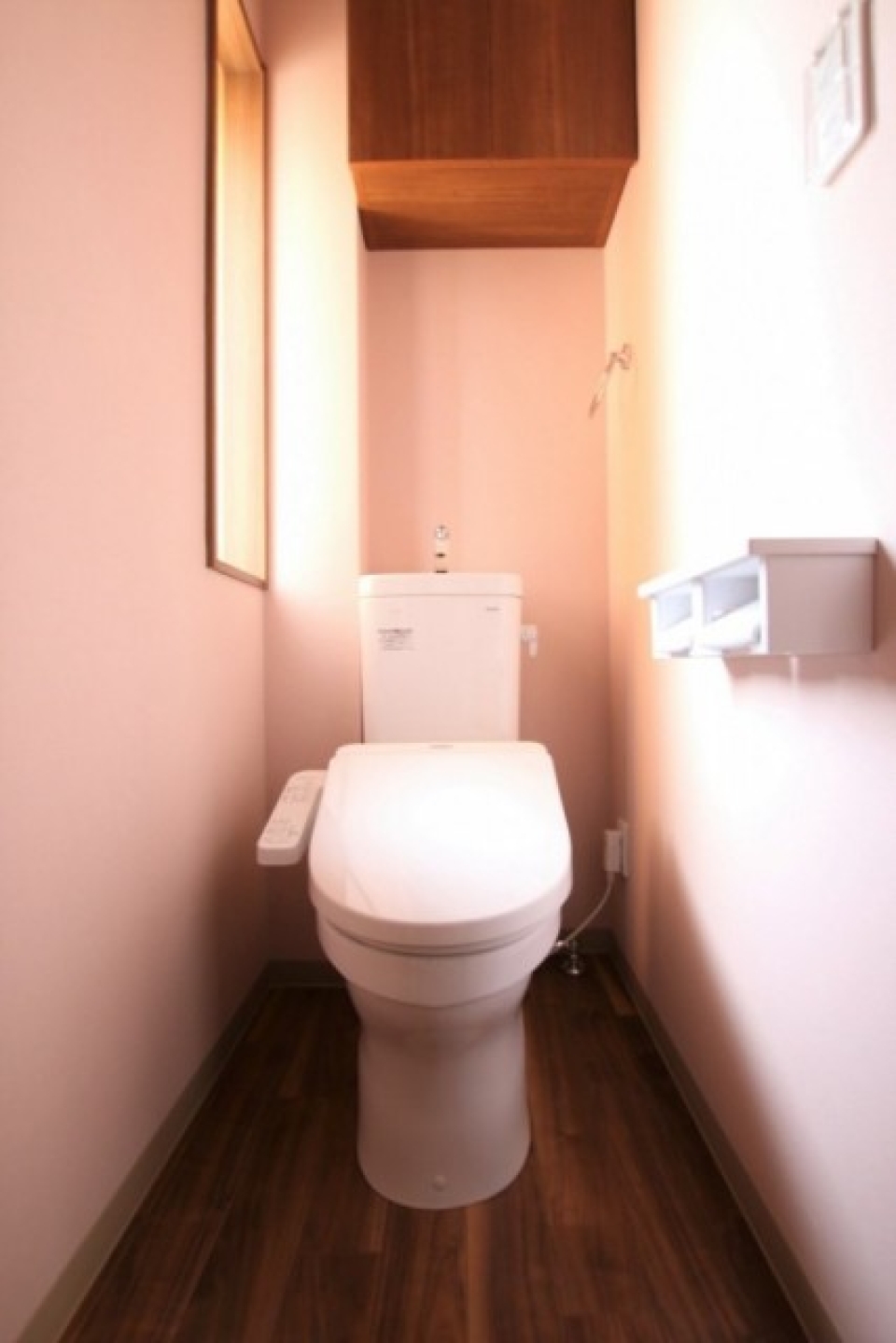 トイレが薄ピンクでメルヘン。