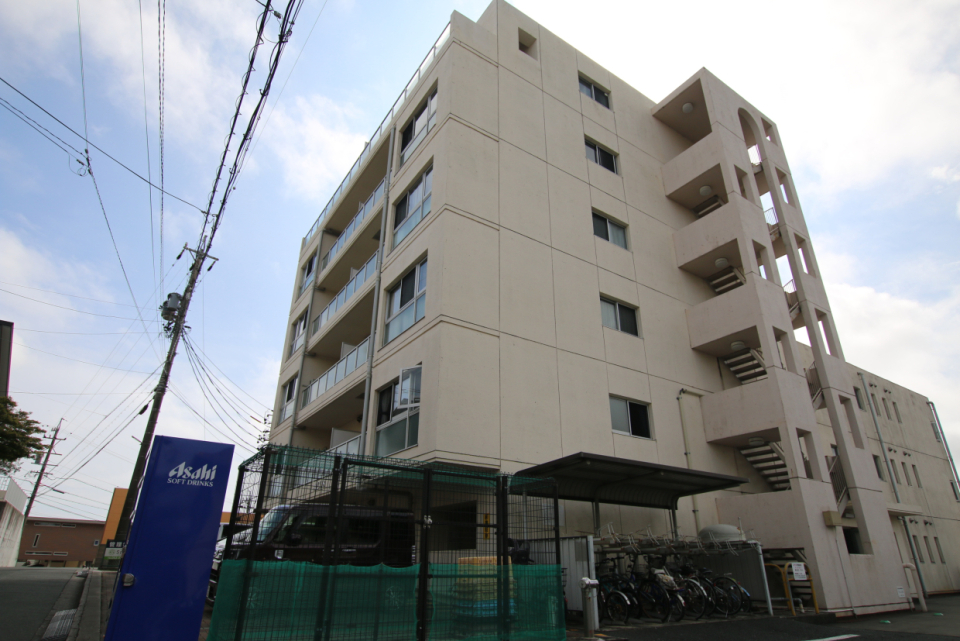 蜆塚の小高い丘の上。