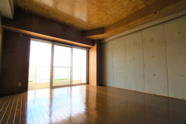 壁がしゃれてます