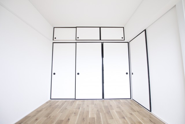 6畳洋間。大きな収納が嬉しい！