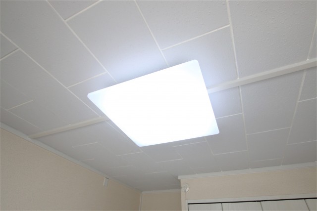 こちらはライトが四角です、やはりレトロかわいい。