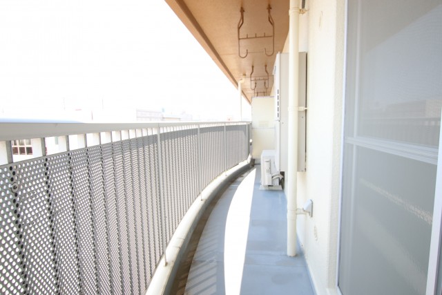 バルコニーが長い。