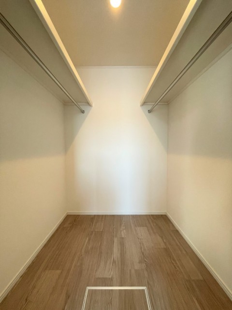 両側にハンガーポール付き