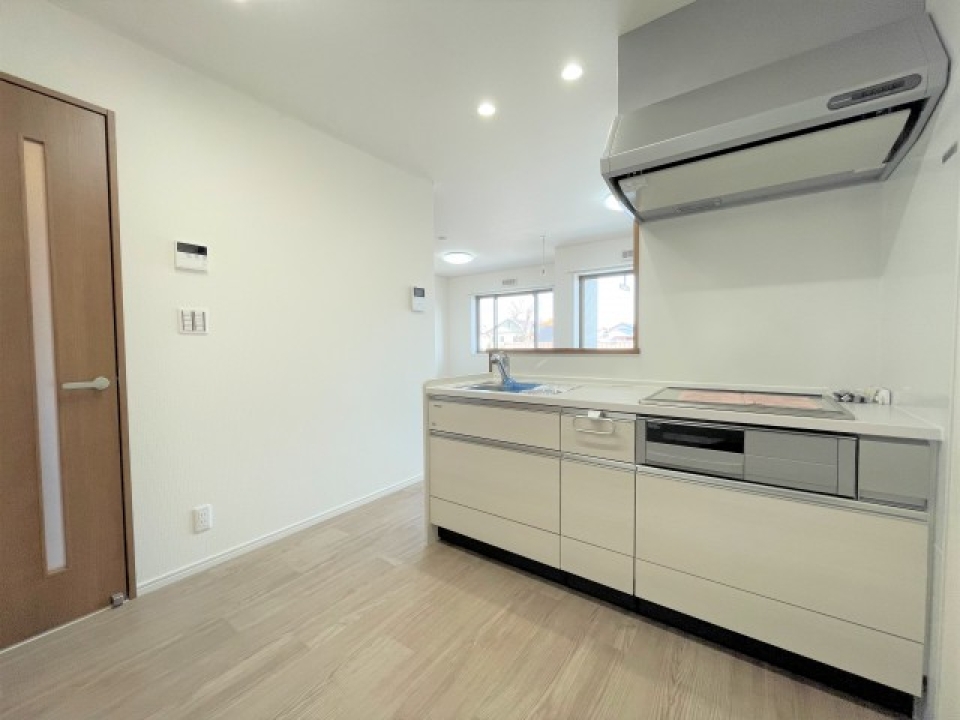 ぴかぴかのシステムキッチン